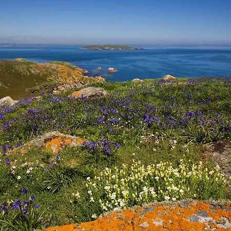 Hilltop Haven By Trident Homes Holiday home